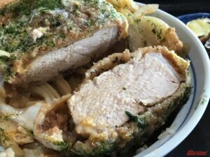 ボリューム満点のメニューがズラリ。成田MXパークにいくならココで補給だ!!