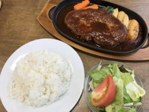 50年以上地域に愛され続ける町の総合レストラン&休憩所