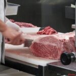 オフ車でいきたい!? ゴー・ライドめし オフロード乗りが愛する噂の人気店『浅間ミート』